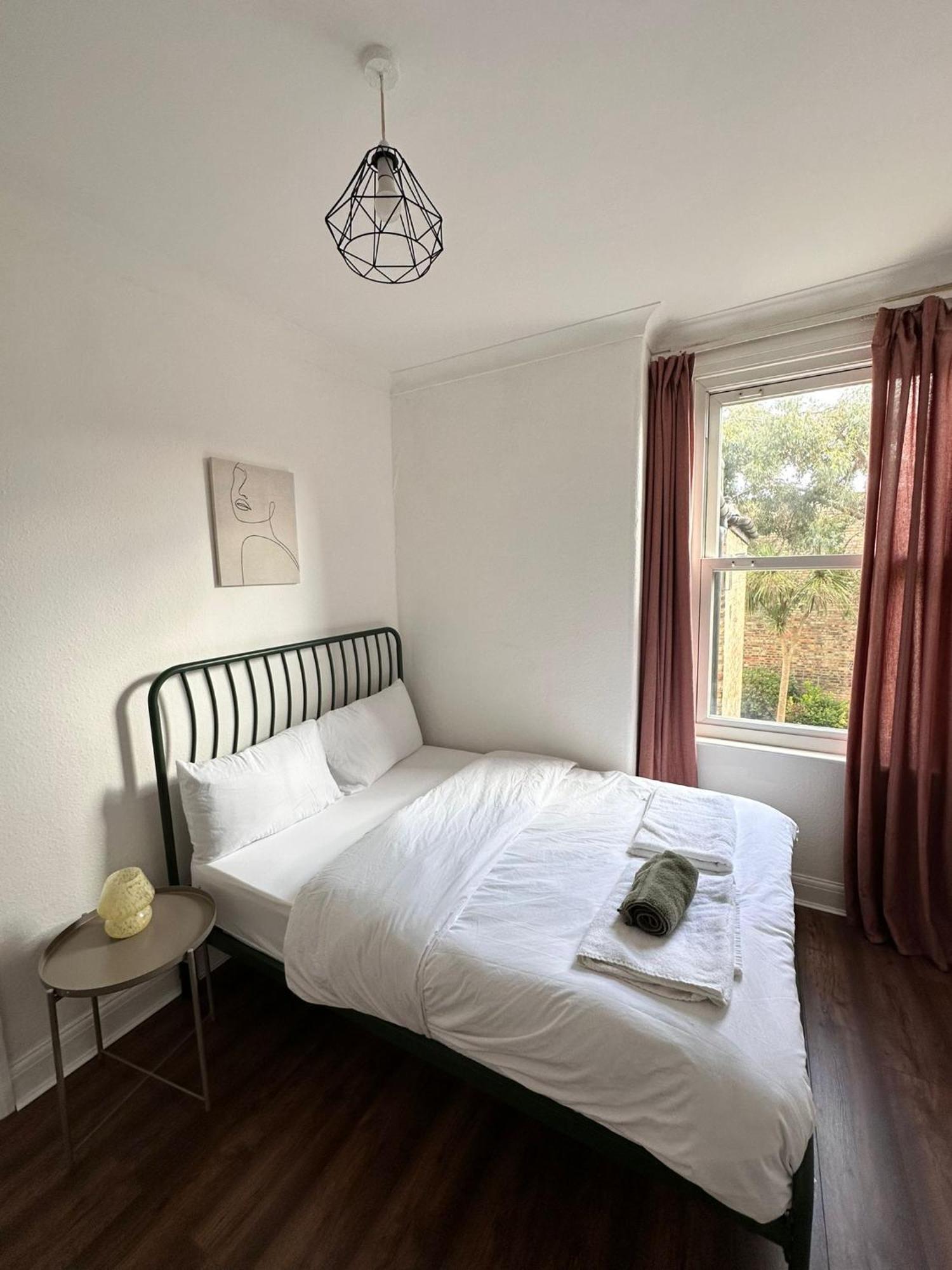Charming, Renovated Residence In Willesden Green London Exterior foto