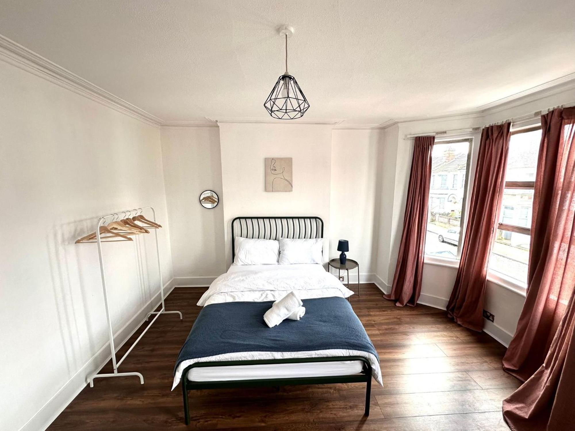 Charming, Renovated Residence In Willesden Green London Exterior foto