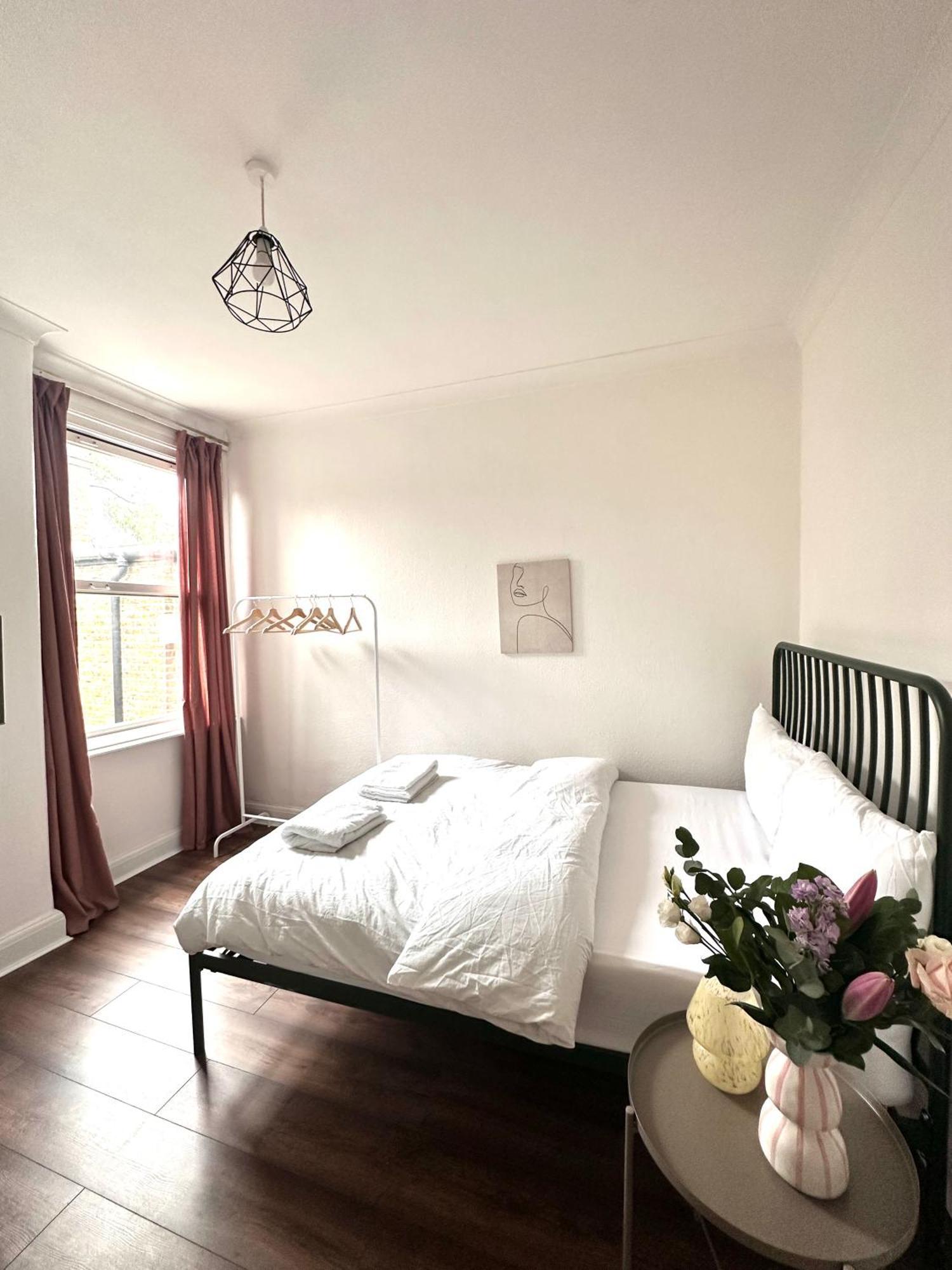 Charming, Renovated Residence In Willesden Green London Exterior foto